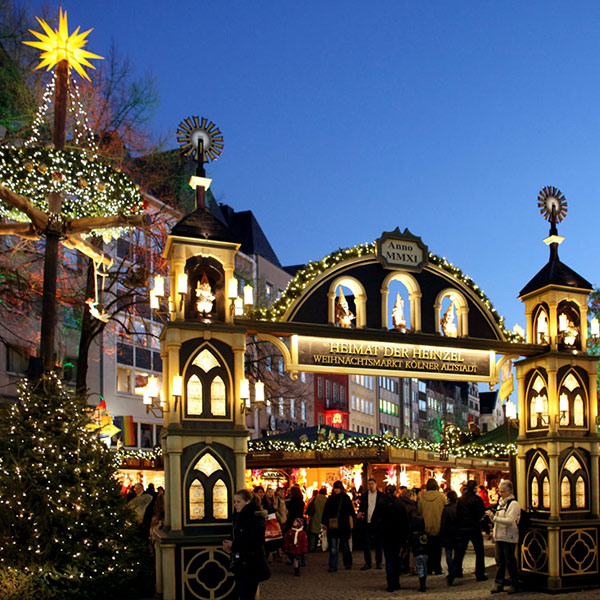 Entrance to the Christmas market at Alter Markt 